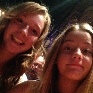 Meet your Posher, Addy